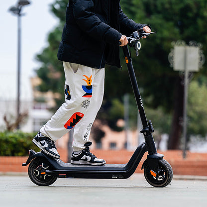 NIU KQi3 Pro Foldable Electric Kick Scooter w/ 31 mi Max Operating Range & 20 mph Max Speed �� Black