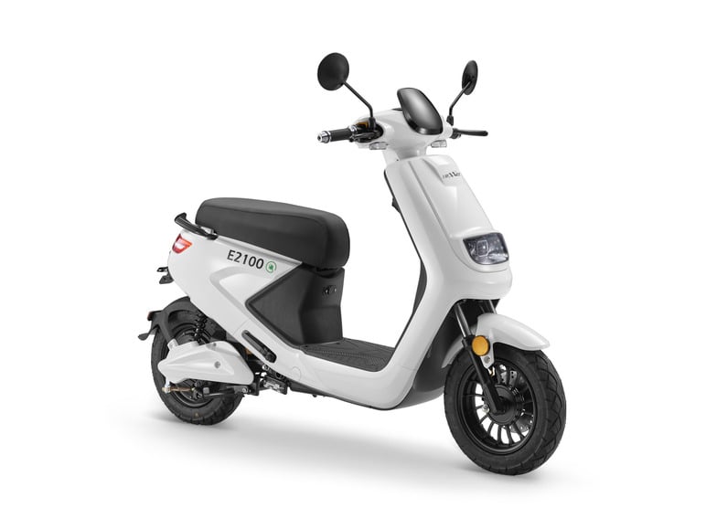 Luxxon Elektroroller E2100, 2000 Watt Motor, max. 45 km/h, bis zu 71 km